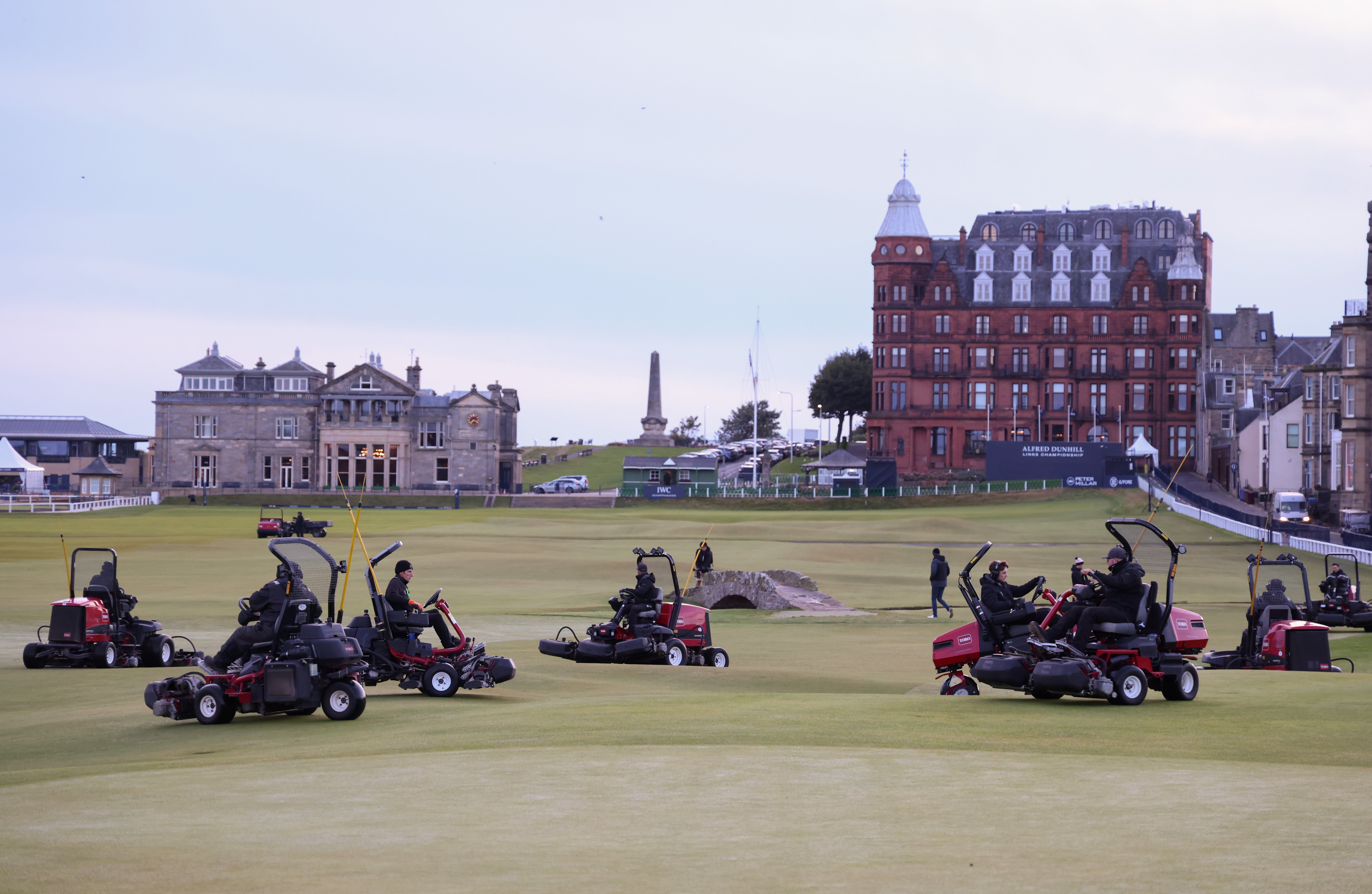 greenskeepers on a golf course