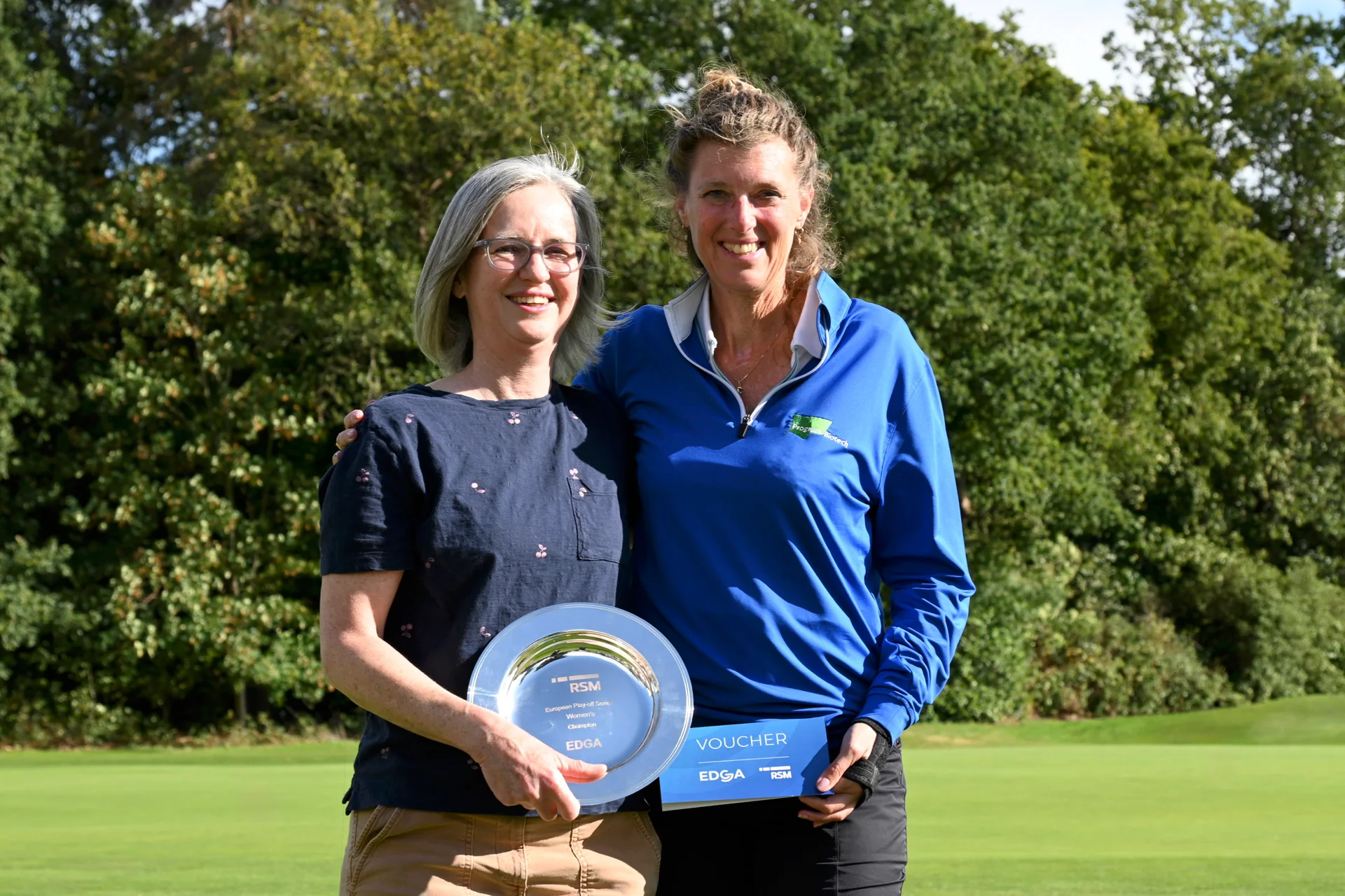 Nicky Weeks of England (left) alongside Mascha Bos of Netherlands.