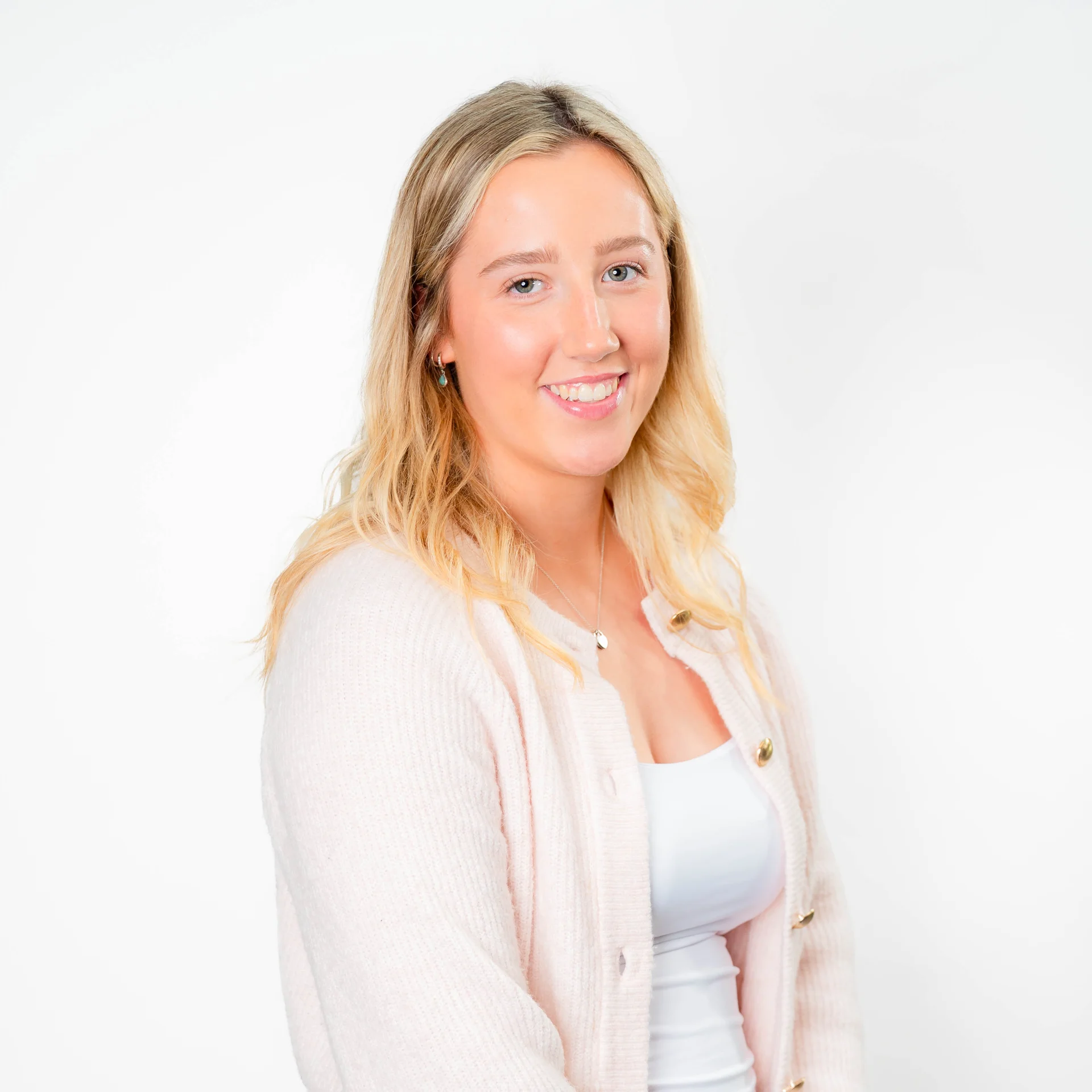 A portrait of The Royal and Ancient Golf Club Scholar Ellie Smyth.