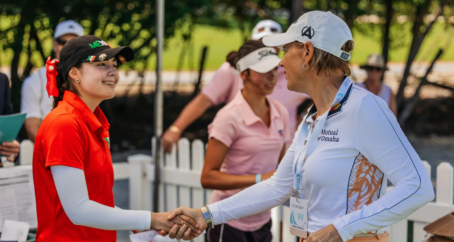 Annika Sörenstam meets defending champion Clarisa Temelo at PGA Riviera Maya during the Women's Amateur Latin America championship in Mexico.