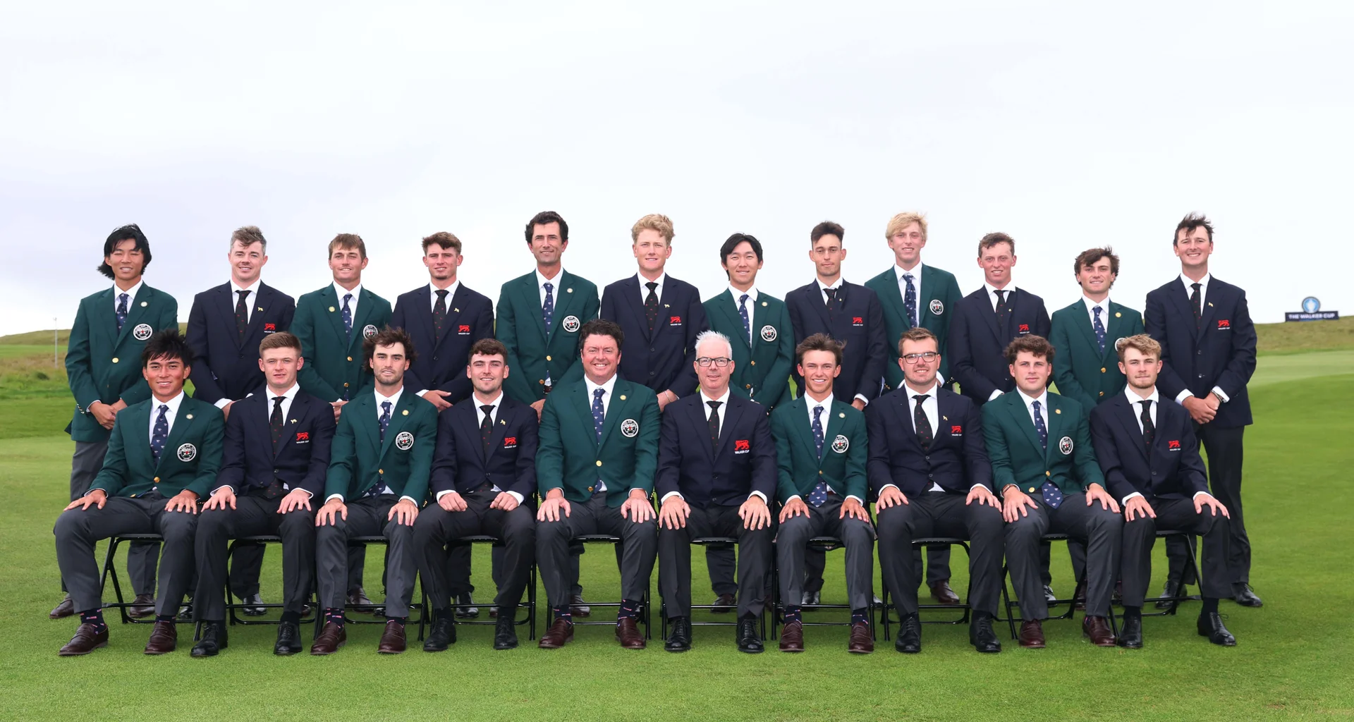 Players and captains of Team GB&I and Team USA pose for a photo prior to the Walker Cup at Lahinch.