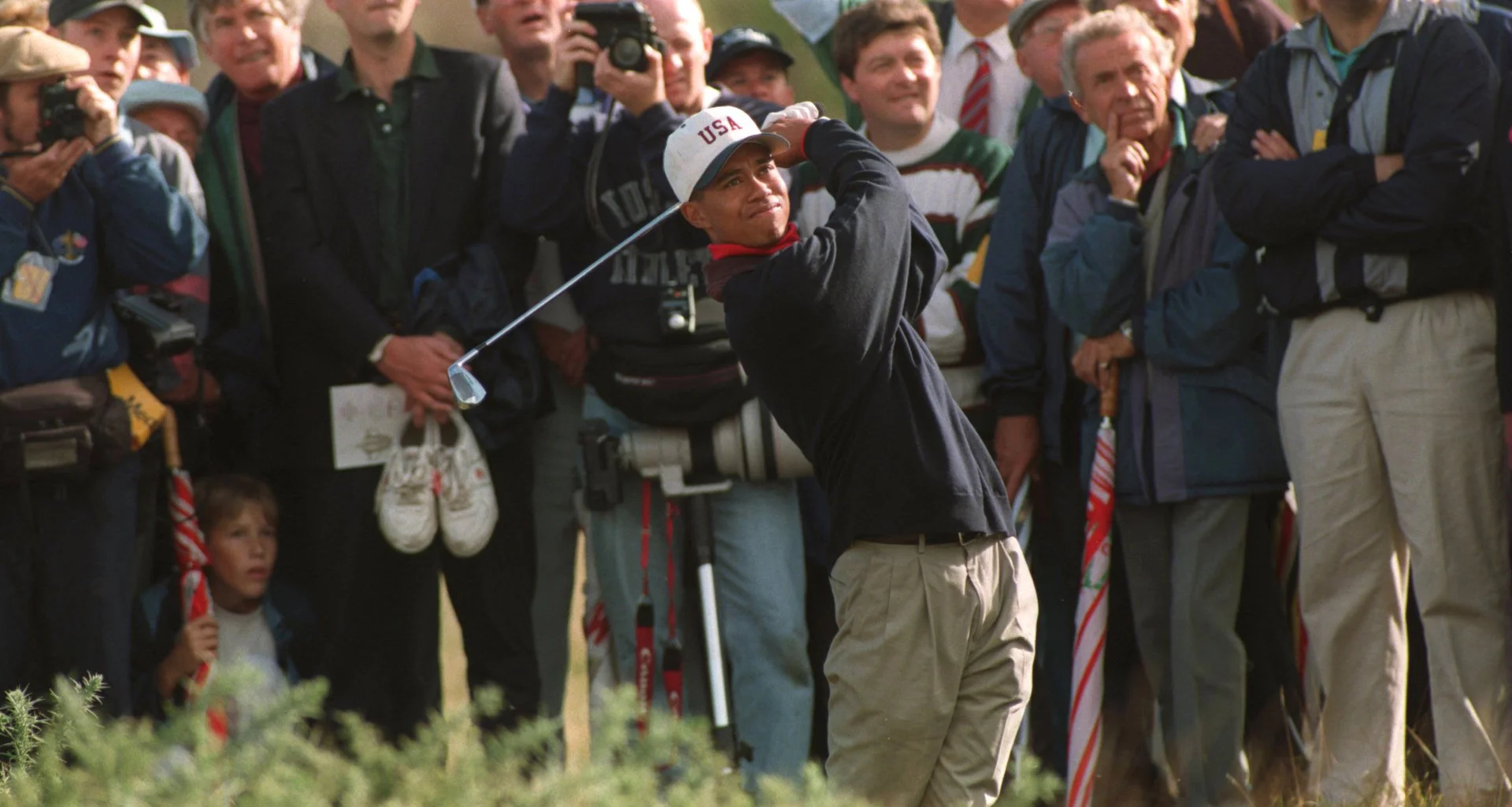 Tiger Woods in action at The Walker Cup in 1995.