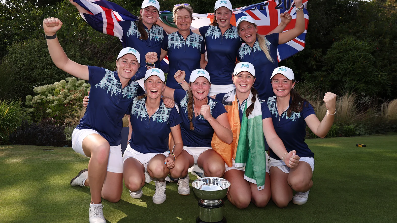 Great Britain & Ireland celebrate their Curtis Cup win at Sunningdale in 2024